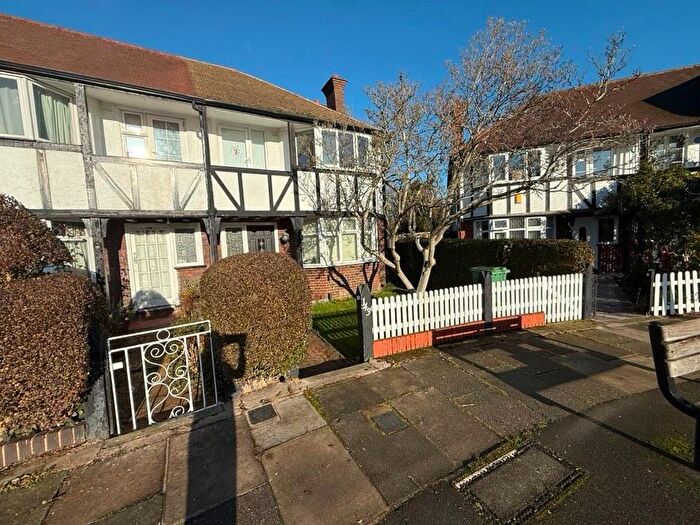 4 Bedroom Terraced House To Rent In Princes Gardens, Acton, London, W3