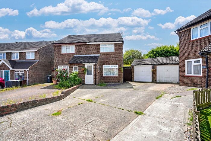 2 Bedroom Semi-Detached House For Sale In Gassons Road, Snodland, ME6