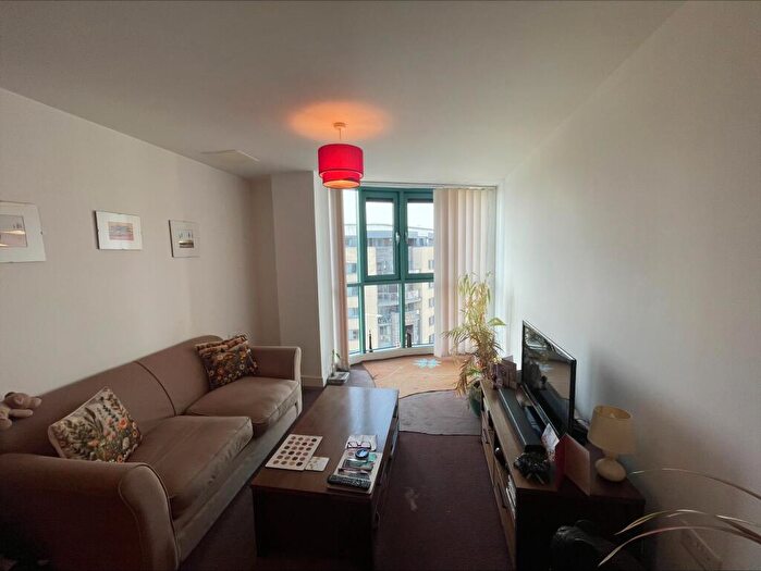 1 Bedroom Flat To Rent In Ocean Crescent, City Centre, PL1