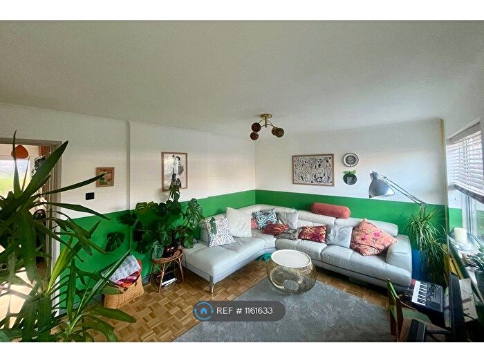 3 Bedroom Terraced House To Rent In Vine Close, Exeters, EX2