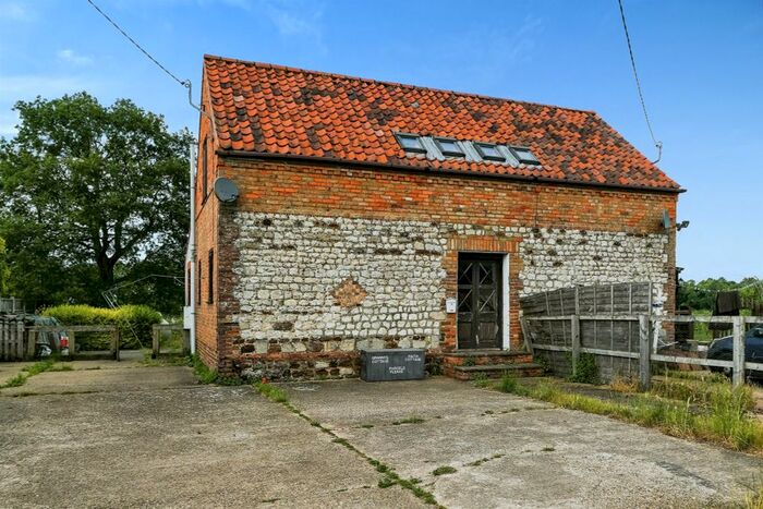 2 Bedroom Property For Sale In The Warren, Shouldham, King's Lynn, PE33