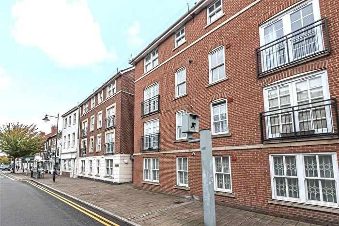 2 Bedroom Flat For Sale In Blenheim Court, London Street, Reading, Berkshire, RG1