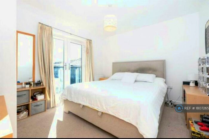 2 Bedroom Terraced House To Rent In Cygnet Close, Orpington, BR5