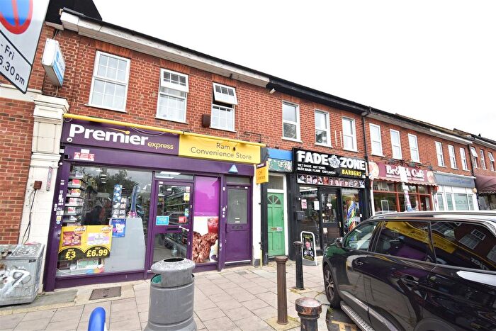 1 Bedroom Flat To Rent In Villiers Avenue, Surbiton, KT5