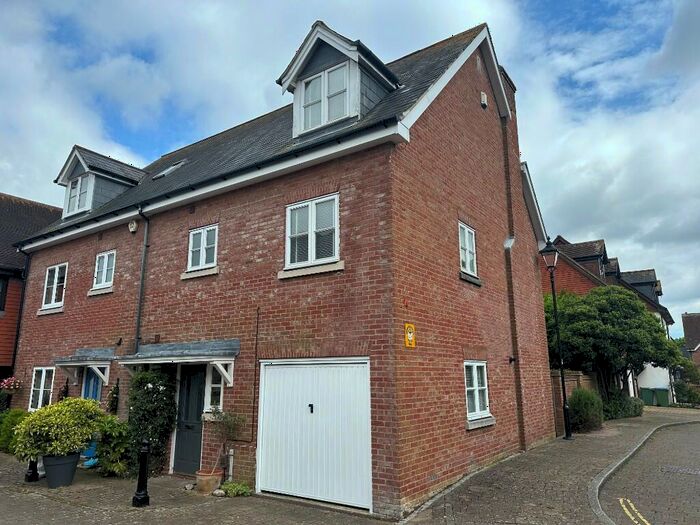 3 Bedroom Town House To Rent In Barbican Mews, Fareham, Hampshire, PO16