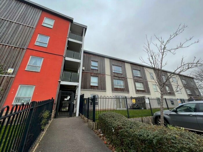 2 Bedroom Flat To Rent In Oak Grove, Elmet Way, Leeds, West Yorkshire, LS14