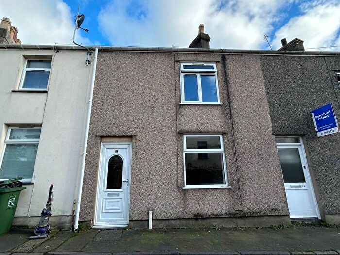 2 Bedroom Terraced House To Rent In Henwalia, Caernarfon, LL55