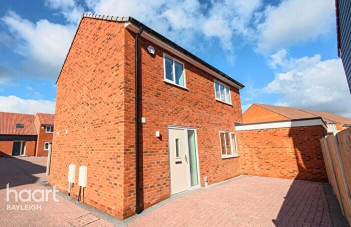 2 Bedroom Terraced House For Sale In Fairview Crescent, Rayleigh, SS6