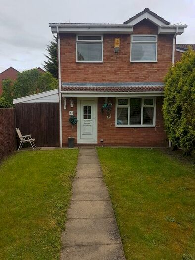 3 Bedroom Detached House To Rent In Dallow Crescent, Burton-On-Trent, DE14