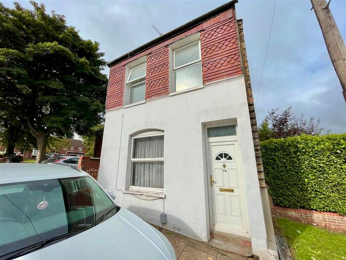 2 Bedroom Maisonette To Rent In Tennyson Road, Luton, LU1