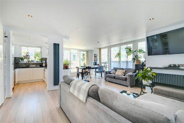 3 Bedroom Flat To Rent In Osiers Road, London, SW18