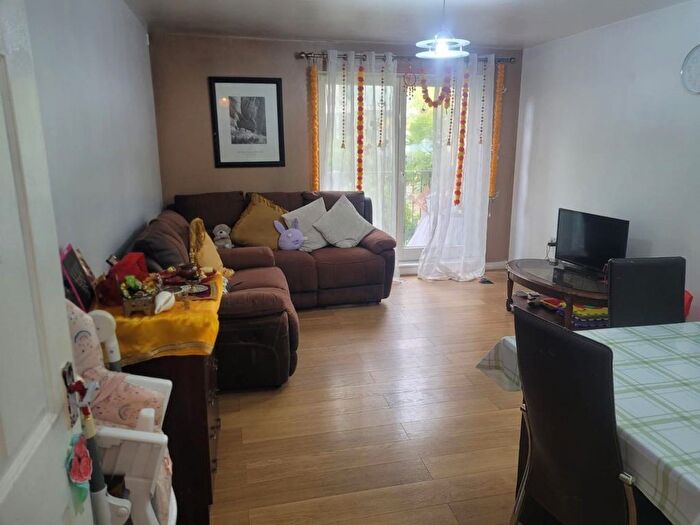 2 Bedroom Flat To Rent In Caversham Road, Reading, RG1