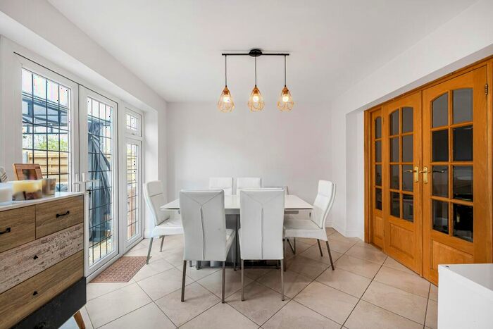 6 Bedroom Detached House For Sale In Mountway, Potters Bar, EN6