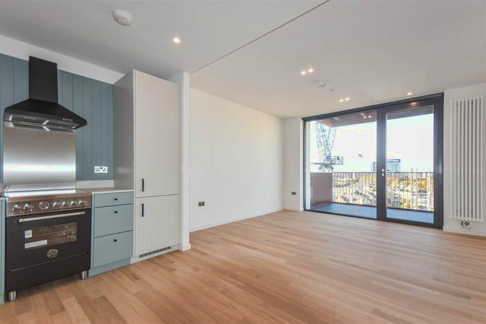 1 Bedroom Flat To Rent In Brent Way, Brentford, Brentford, TW8