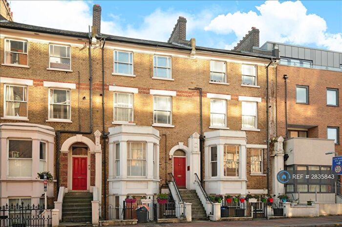 2 Bedroom Flat To Rent In St. John's Hill, London, SW11