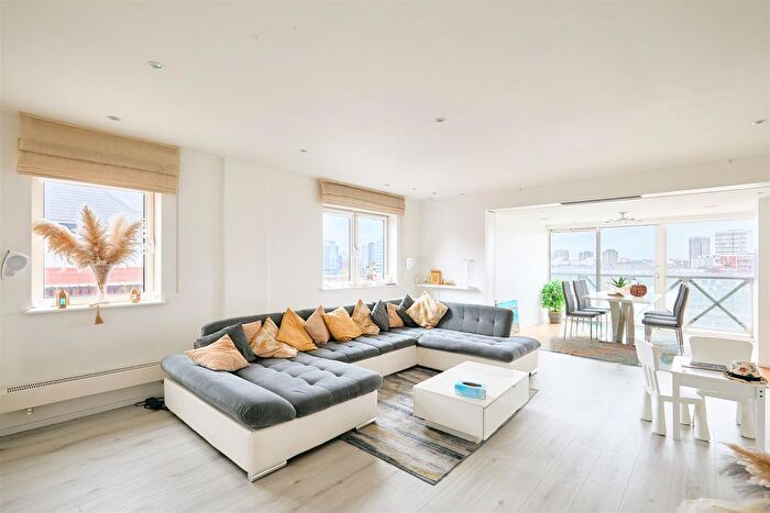 3 Bedroom Flat To Rent In Regent On The River, Fulham, SW6
