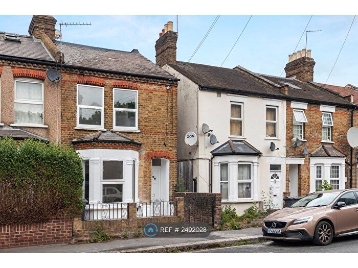 Studio To Rent In Lansdowne Road, Hounslow, TW3