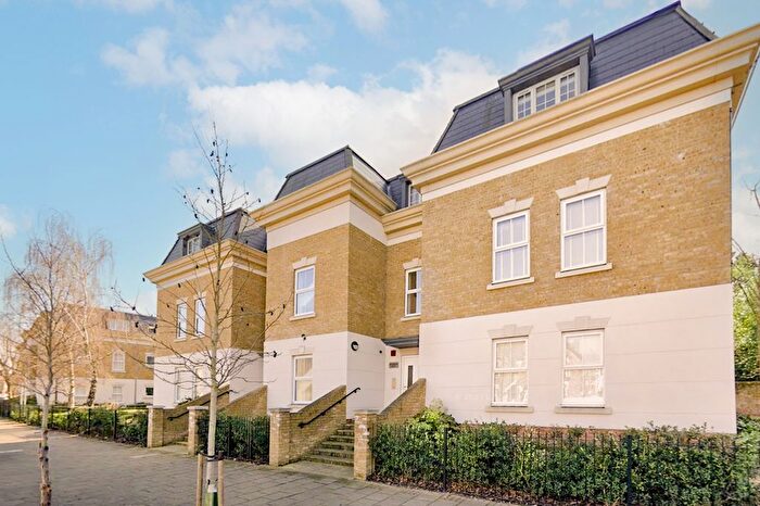 2 Bedroom Flat For Sale In Columbium Court, BR1