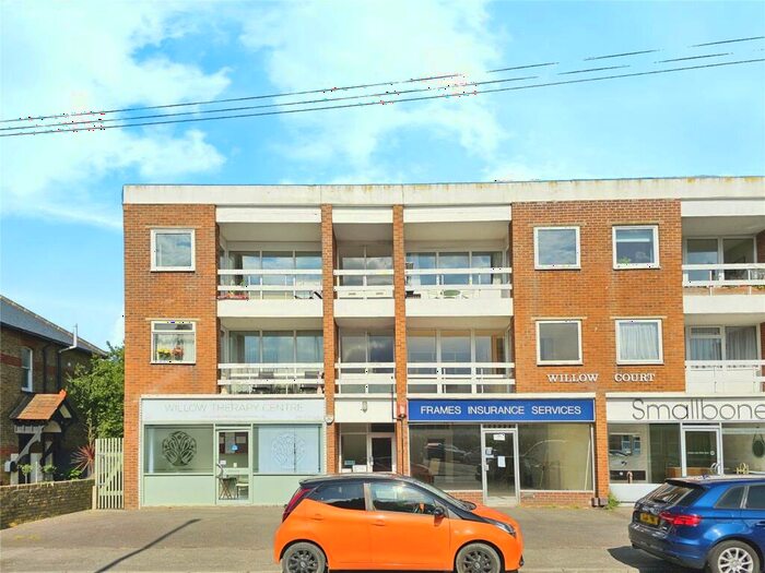 2 Bedroom Flat For Sale In Willow Court, St. Peters Park Road, Broadstairs, Kent, CT10