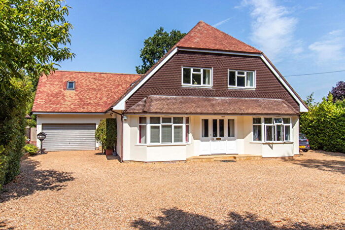 5 Bedroom Detached House For Sale In Beechwood, The Shrave, Four Marks, GU34
