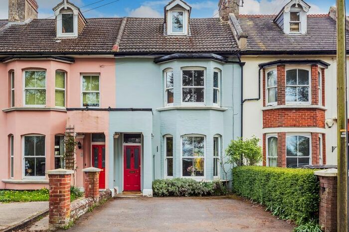 4 Bedroom Terraced House For Sale In Mill Hill, Edenbridge, TN8