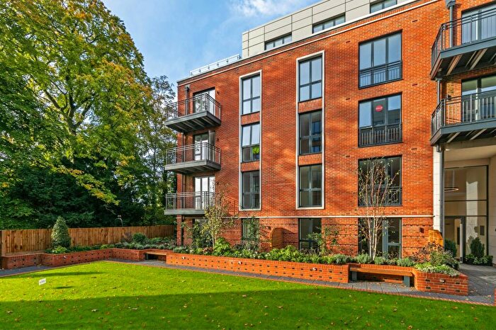 2 Bedroom Flat To Rent In Fellowes Rise, Winchester, SO22