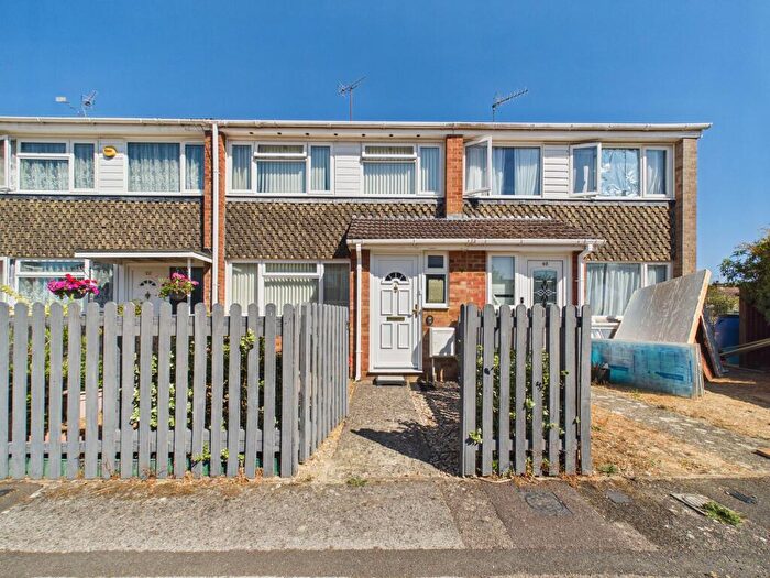 3 Bedroom Terraced House For Sale In Combe Road, Tilehurst, RG30