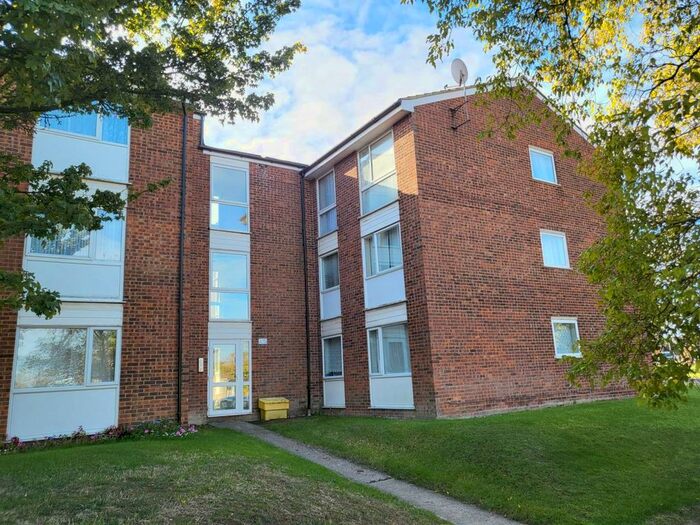 1 Bedroom Flat To Rent In Scott Close, Royston, Herts, SG8