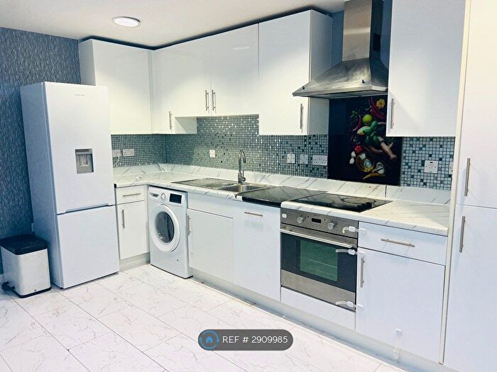 2 Bedroom Flat To Rent In Whitgift Street, Croydon, CR0