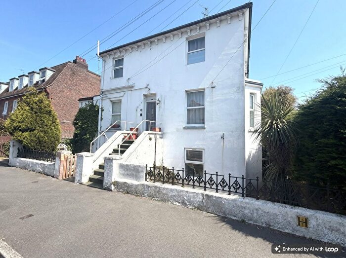 2 Bedroom Flat To Rent In Longstone Road, Eastbourne, BN21