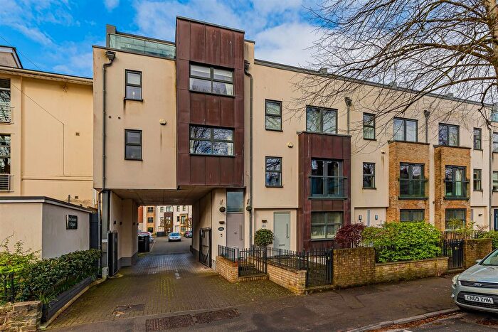 4 Bedroom Town House For Sale In Conway Road, Pontcanna, Cardiff, CF11