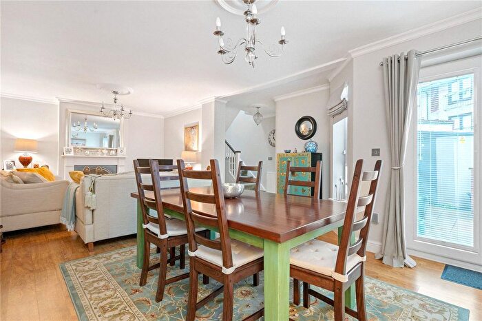 3 Bedroom End Of Terrace House For Sale In Buckingham Mews, London, N1