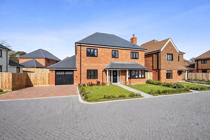 4 Bedroom Detached House For Sale In Lilly Wood Lane, Ashford Hill, Thatcham, RG19
