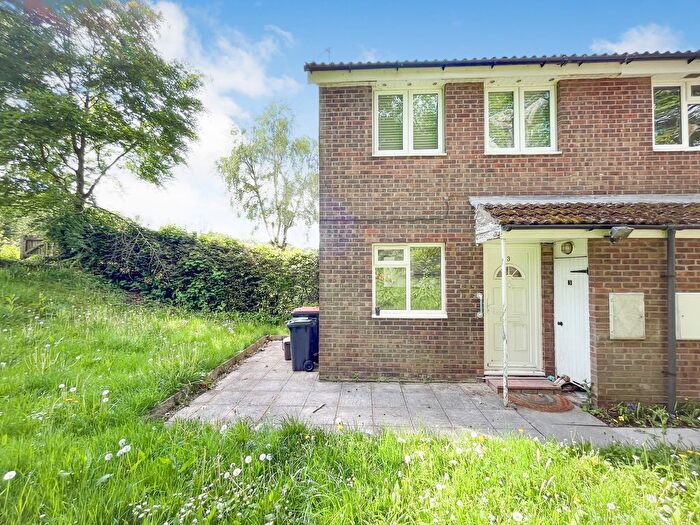 1 Bedroom Flat For Sale In Flat Saint Brides Gardens, Newport, NP20