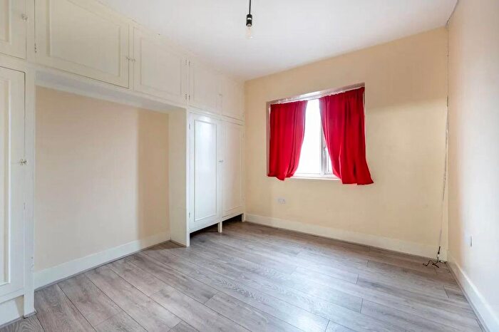 2 Bedroom Terraced House To Rent In London, E17