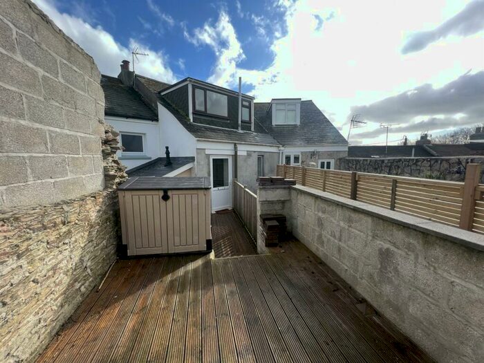 3 Bedroom Maisonette To Rent In Fore Street, Par, PL24