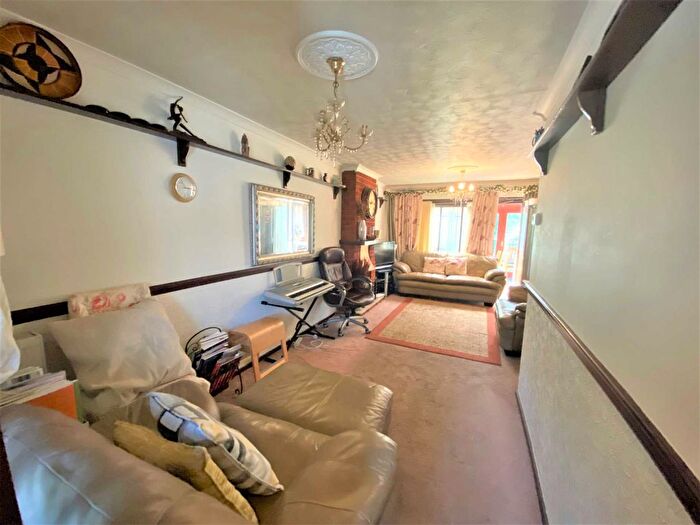3 Bedroom Terraced House For Sale In Linton Gardens, Beckton, E6