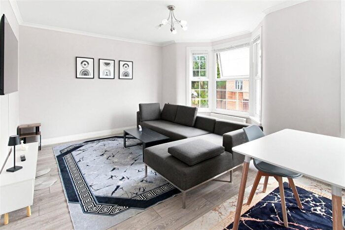 2 Bedroom Flat To Rent In Cedars Avenue, Walthamstow, E17