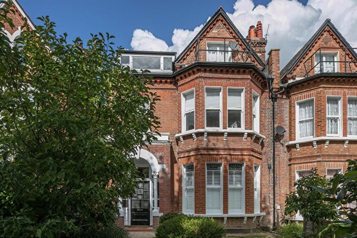 2 Bedroom Flat For Sale In Grove Park, Camberwell, SE5