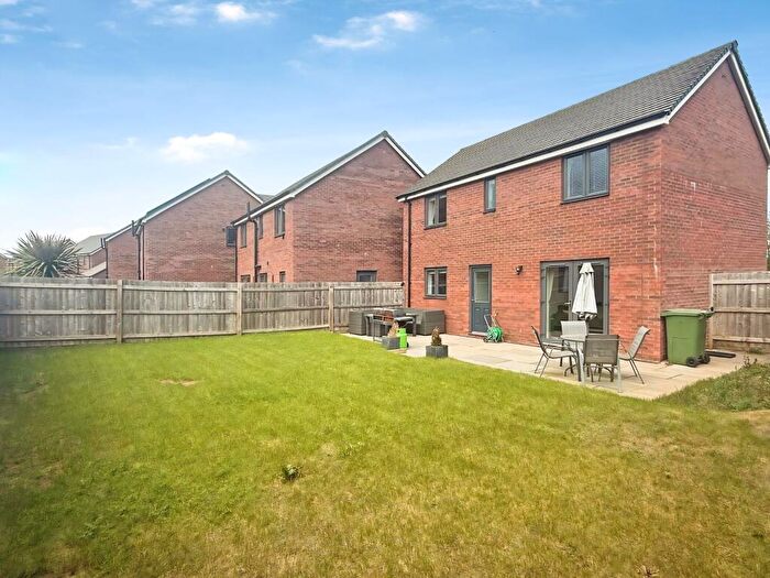 3 Bedroom Detached House For Sale In Aldridge Place, Exeter, EX1