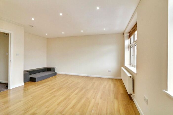 1 Bedroom Flat To Rent In Kenton Road, Harrow, HA3