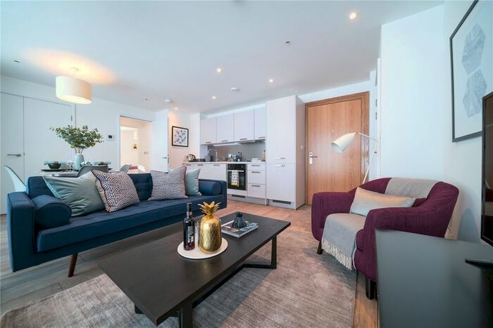 1 Bedroom Flat To Rent In Queen Street, Maidenhead, Berkshire, SL6