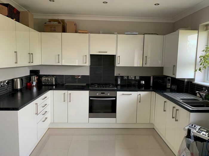 1 Bedroom Flat To Rent In Farningham Road, Crowborough, TN6