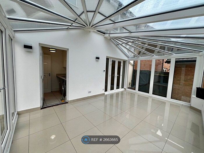 4 Bedroom Detached House To Rent In Collins Drive, Reading, RG6