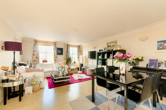 2 Bedroom Flat To Rent In Clapham Park Road, Clapham Park, London, SW4