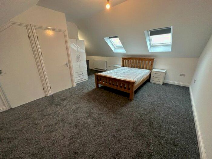 4 Bedroom Flat To Rent In Croydon Road, Arthurs Hill, Newcastle Upon Tyne, NE4