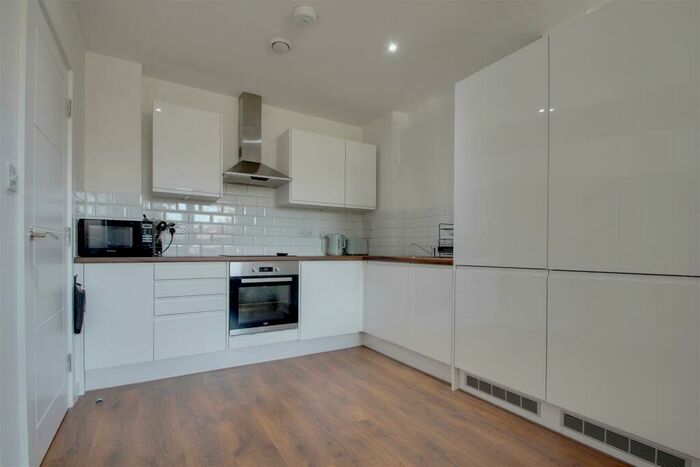 1 Bedroom Flat To Rent In Westmoreland House, Strand Parade, Worthing, BN12