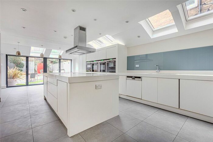 5 Bedroom Terraced House To Rent In Winsham Grove, Between The Commons, SW11