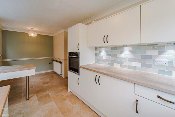 2 Bedroom Semi-Detached Bungalow For Sale In Sunnybank Close, Rossendale, BB4
