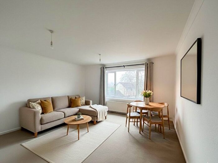 2 Bedroom Flat To Rent In Sylvania Drive, Exeter, EX4